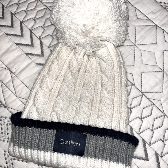 Calvin Klein Accessories - FREE SHIPPING + BRAND NEW CALVIN KLEIN- WHITE, QUILTED, WHITE BEANIE W/ PUFF 🤍
